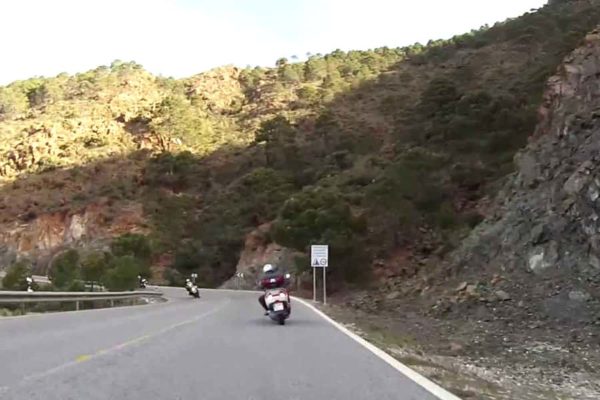 Carretera al Torcal de Antequera